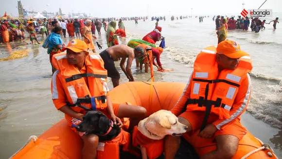 gangasagar ndrf two labrador dogs lily and romeo for rescue drowning pilgrims , সাগর দাপিয়ে বেড়াচ্ছে লিলি-রোমিও