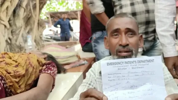 The patient died at the station on the way to the hospital by train