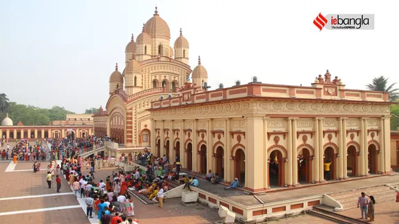 Devotees gathered to give puja at Dakshineswar temple on Poila Baisakh