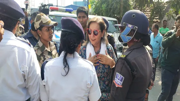 On way to Rishara centers fact finding committee stopped by the police at Konnagarh , কোন্নগড়ে উত্তেজনা, কেন্দ্রের ফ্যাক্ট ফান্ডিং কমিটিকে রিষড়া যেতে দিল না পুলিশ