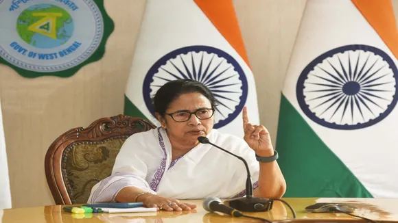 Mamata saddened by the loss of life in the Panchayat polls , পঞ্চায়েতে প্রাণহানি, 'দুঃখিত' মমতা বললেন 'নিহত ১৯', মৃতদের পরিবারকে ক্ষতিপূরণ-চাকরির ঘোষণা