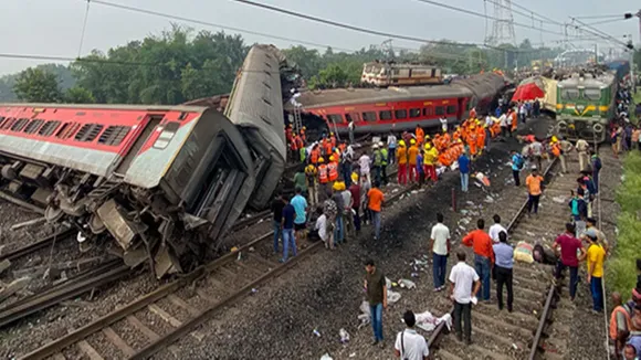 Two friends of Bankura survived the coromandel express accident