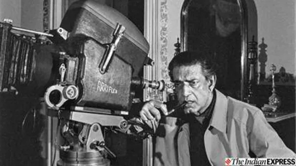 satyajit ray, satyajit ray remembering, satyajit ray on sharmila ray, sharmila tagore on satyjit ray, sharmila tagore actress, satyajit ray director, satyajit ray news, সত্যজিৎ রায়, সত্যজিৎ রায় পরিচালক, সত্যজিৎ রায়ের খবর, Tollywood, Indian express entertainment news, bollywood, latest entertainment news, bolly world