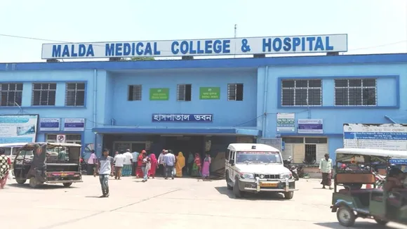 education minister bratya basu was treated at malda medical college and hospital for toothache , ব্যথায় কাবু, প্রচারে যাওয়ার পথে বন্দে ভারত থেকে নেমেই এক ছুটে মেডিক্যালে মন্ত্রী