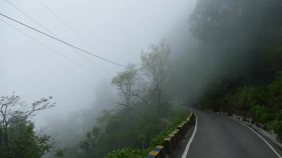 tourists are in serious trouble due to the bandh in the hills of north bengal