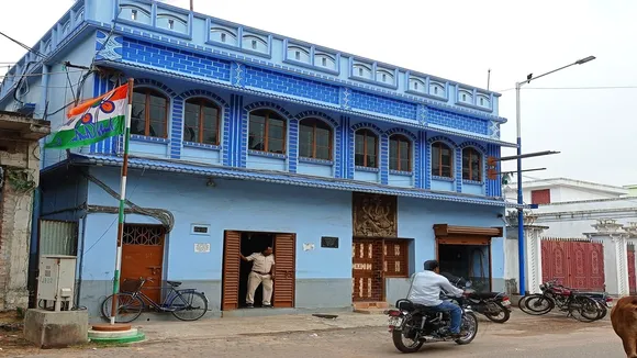 today there is no crowd in front of anubrata mandals house in bolpur