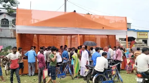 Duare Sarkar camp canceled in Malda due to saffron colour , গেরুয়া রং হওয়ায় মালদহে বাতিল হয়ে গেল দুয়ারে সরকার ক্যাম্প