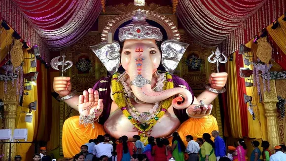 why riddhi and siddhi is so important in Ganesh Chaturthi puja , গণেশ পুজোয় বিশেষ তাৎপর্যপূর্ণ রিদ্ধি-সিদ্ধি, জানুন কারা তারা?