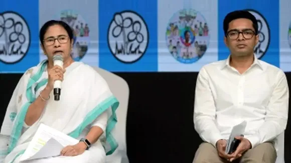 Abhishek Banerjee will be seen in Mamatas 2nd February dharna against central deprivation , কেন্দ্রীয় বঞ্চনার বিরুদ্ধে মমতার ২ ফেব্রুয়ারির ধর্নায় দেখা যাবে অভিষেক ব্যানার্জীকে?