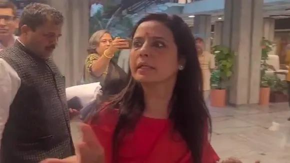 Unethical personal question Mahua Moitra storms out of Ethics panel meet , 'অনৈতিক ও ব্যক্তিগত প্রশ্ন', ঝড় তুলে এথিক্স কমিটি থেকে ওয়াকআউট তৃণমূলের মহুয়া মৈত্রর