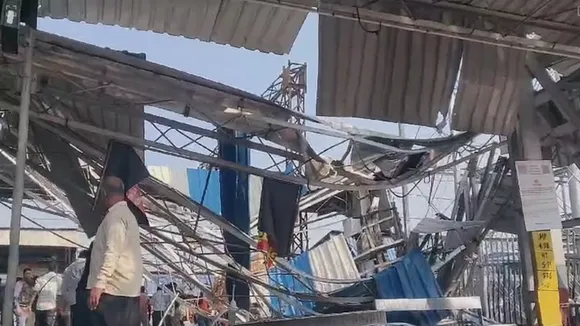 water tank broke at burdwan station dead three several wounded , বর্ধমান স্টেশন জলের ট্যাঙ্ক ভেঙে মৃত্যু ৩ জনের