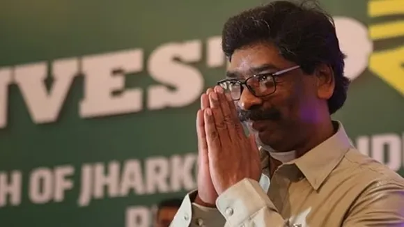 Jharkhand CM Hemant Soren lodges FIR against ED officials under SC and ST Act after searches at his Delhi house , দিল্লির বাসভবনে তল্লাশির কারণে ইডি আধিকারিকদের বিরুদ্ধে তফশিলি আইনে এফআইআর দায়ের ঝাড়খণ্ডের মুখ্যমন্ত্রী হেমন্ত সোরেনের