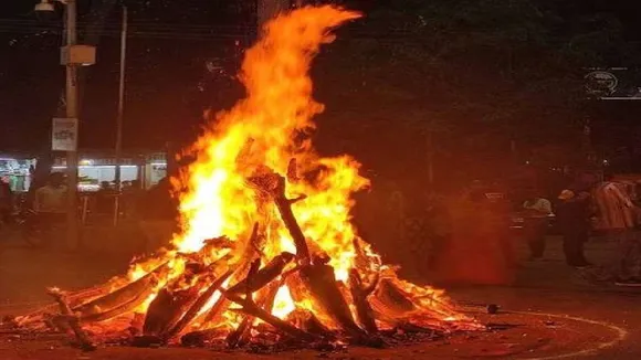 Holika, Holi