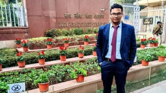 Jhargram Manas Mahato ranks 14th in upsc