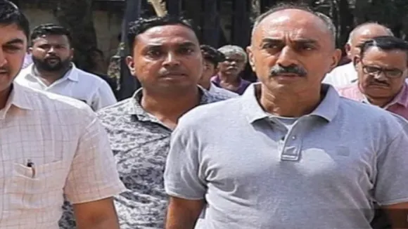 Sanjiv Bhatt, Arrest