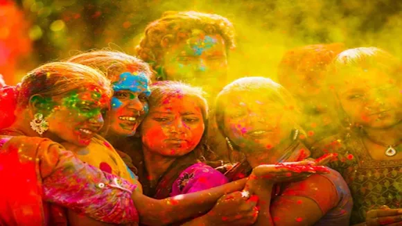 holi 2024, holi 2024 celebrations, holi celebrations, smartphone tips, smartphone tricks, phone gets wet, waterproof cover for phone, What to do if phone gets wet, Waterproof Phone Case, tips to protect phone,