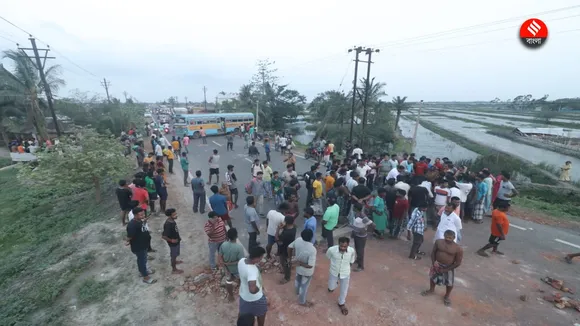 Lok Sabha Election 2024 Sandeshkhali Agitation Bjp Tmc Road Block