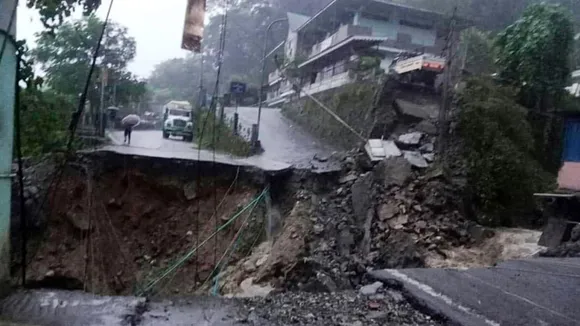 due to bad weather rescue operation in sikkim hold up