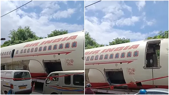 Air India Aeroplane on Dakshineswar road, দক্ষিণেশ্বরের রাস্তায় বিমান, এয়ার ইন্ডিয়া