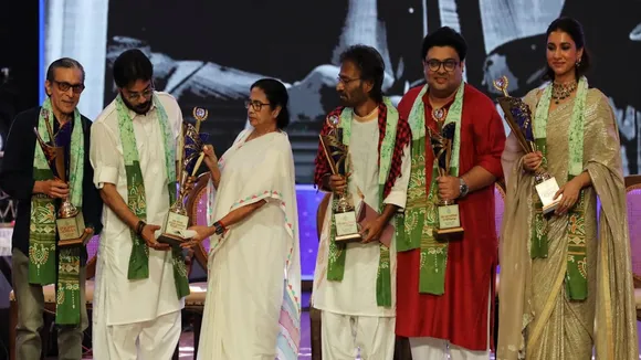 Prosenjit Chatterjee, rukmini moitra, subhasish Mukherjee got mahanayak samman from mamata banerjee