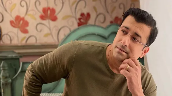Bengali actor Rishi kaushik amid his marriage Breakup with wife debjani tollywood news