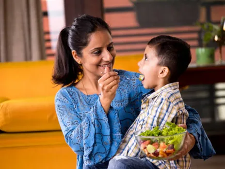 children eating