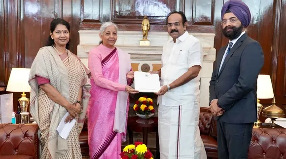 Reason behind TN Minister Thangam Thenarasu and Kanimozhi MP meeting with central govt minister Nirmala Sitharaman Tamil News