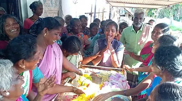Pattukkottai class 12 girl student loses mom writes board exam Tamil News