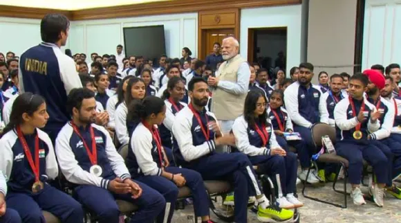 Watch video Prime Minister Narendra Modi meets Paralympic athletes after historic 29 medal campaign in Paris Tamil News 