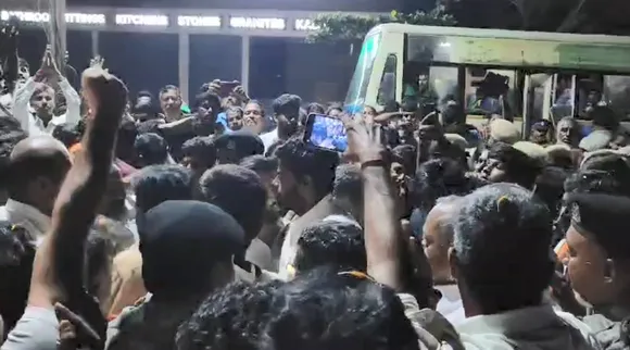 தேர்தல் விதிமீறல், போலீசாருடன் வாக்குவாதம்: கோவையில் அண்ணாமலை மீது வழக்குப் பதிவு