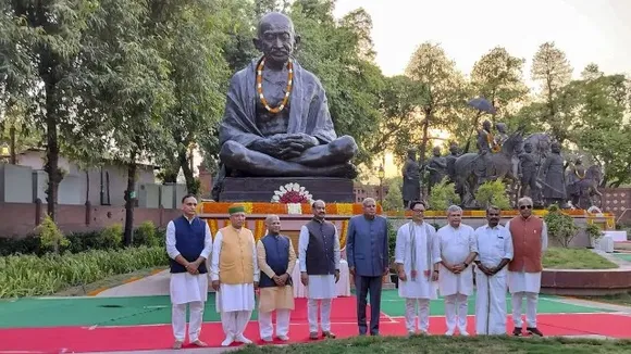 Gandhi ambedkar statues