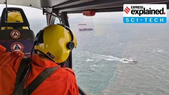 Ship carrying 1 4 million litres of oil sinks near Philippines How oil spills impact the environment