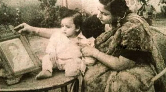 Shsh Rukh Khan Childhood