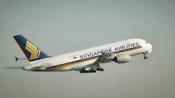 1 dead 30 injured after Singapore Airlines flight makes emergency landing due to turbulence