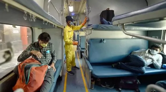 Indian Railways changed the rules for sleeping in AC and sleeper coaches Tamil News 
