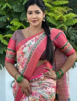 Here you can find beautiful photos of actress Reshma pasupuleti in saree