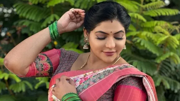 Here you can find beautiful photos of actress Reshma pasupuleti in saree