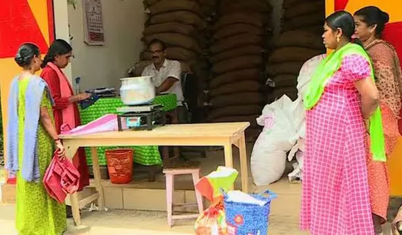നൂറുകോടി രൂപയുടെ കുടിശിക; അനിശ്ചിതകാല സമരത്തിന് കരാറുകാര്‍,സംസ്ഥാനത്ത് റേഷൻ വിതരണം മുടങ്ങും