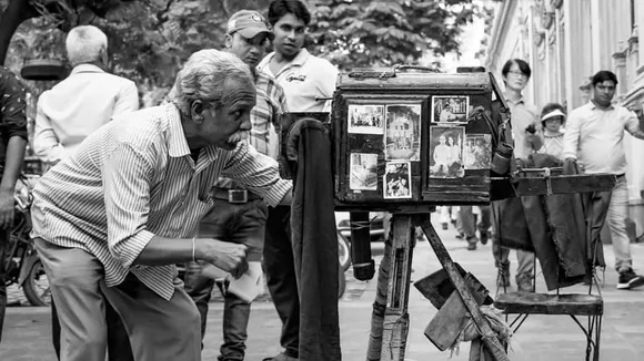 200-year-old-camera