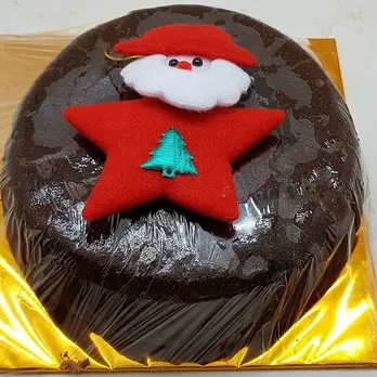 Sending marvelous kiwi cake with ferrero rocher chocolate box to Mumbai,  Same Day Delivery - MumbaiOnlineFlorists