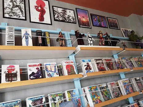 Comics and Bricks Cafe 