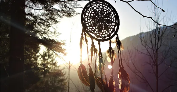 Give your living space an aesthetic touch! Check-out these Local Online Stores for Dream catchers