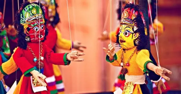 This Andhra Pradesh teacher couple uses puppetry to teach students in the class!