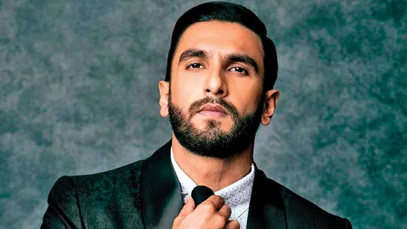Bollywood superstar Ranveer Singh makes his first startup investment with SUGAR Cosmetics!</strong>