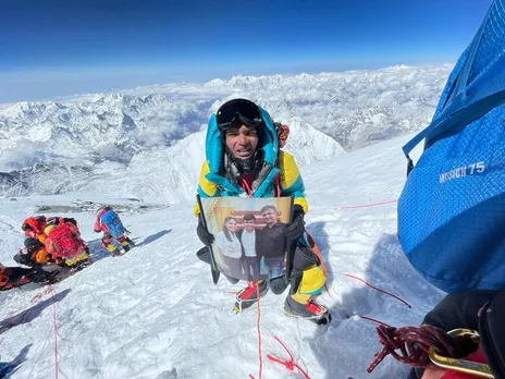 Scaling heights at 17: Mithil Dedhia becomes the youngest person to climb Mt. Everest from Mumbai