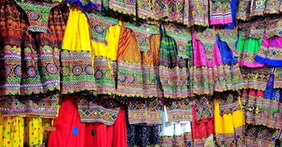 Check this list and know where to do Navratri Shopping in your city!