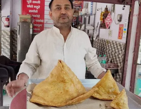 These biggest samosas are sure to satiate all your samosa cravings!