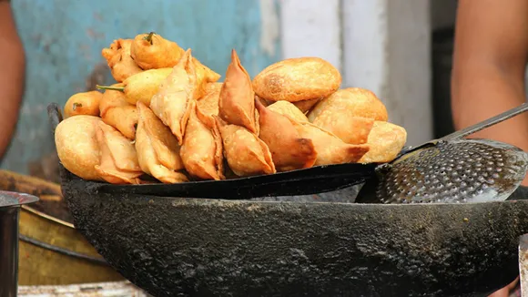 Know Where To Get Finger-Licking Street Food In Udaipur