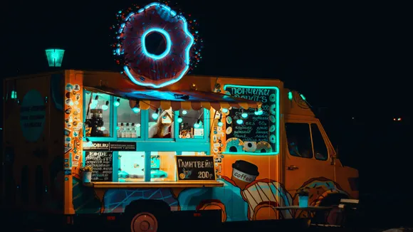 Ditch cafes! Try Food Trucks in Pune for some delectable treat!