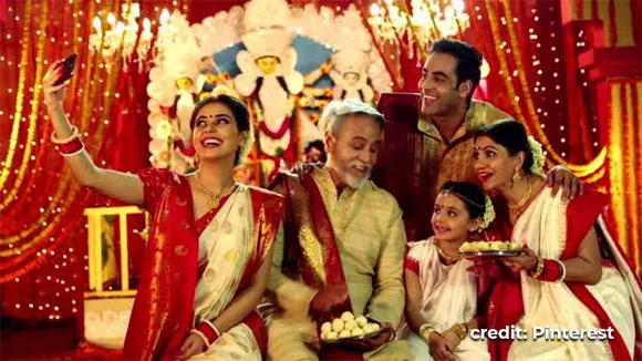 A stroll through the moments of merriment in Bengali families during Durga Puja!